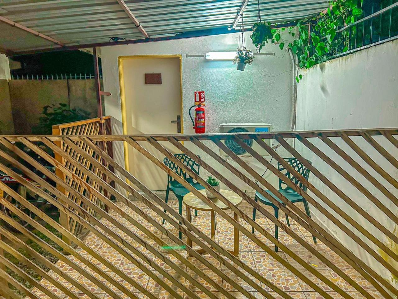 Residence Le Tali Libreville Extérieur photo